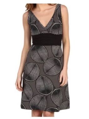 Patagonia | Margot Dress A-line Leaf Print Sleeveless Organic Cotton Gray Small